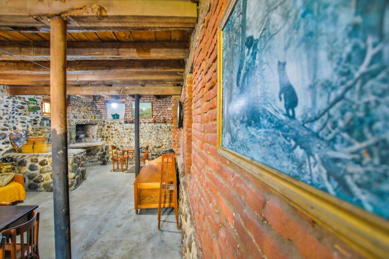 Book Hotel Kutaisi Exteriör bild